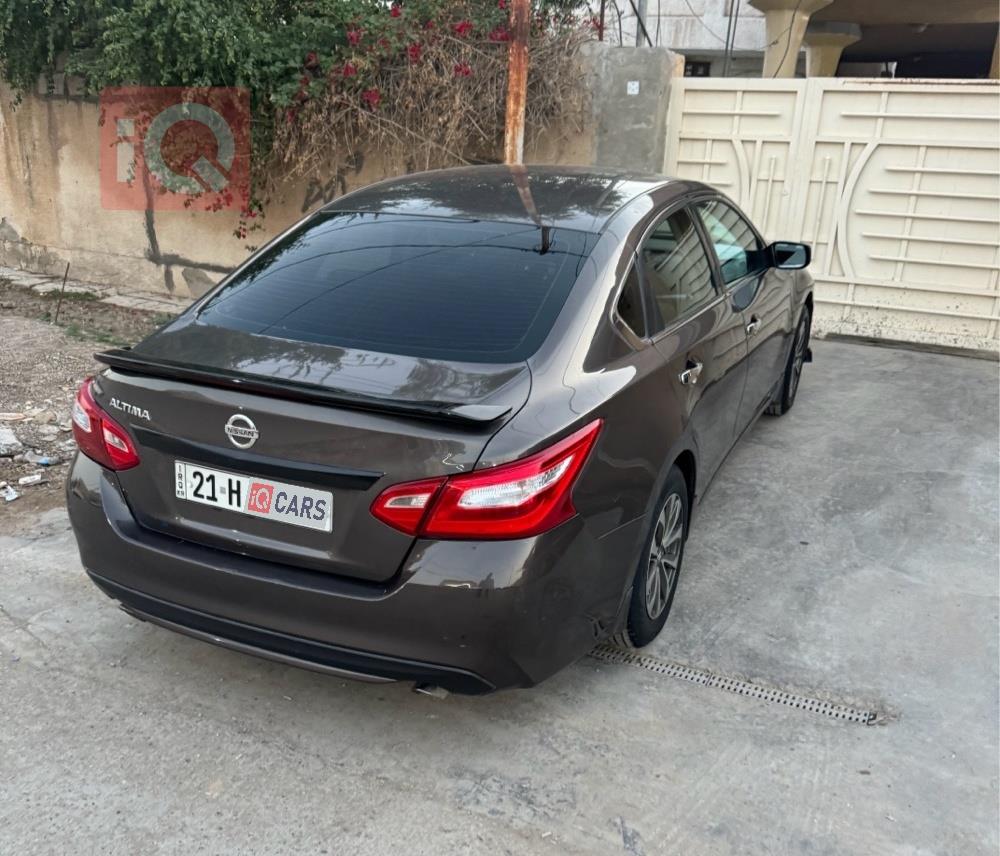 نيسان ألتيما